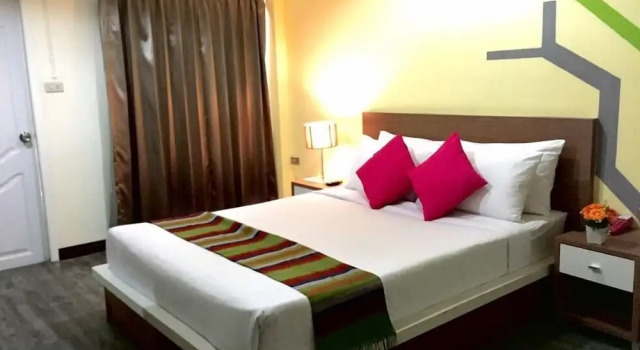 Двухместный номер Standard с балконом Charoenchit House