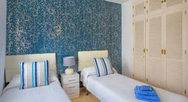 Апартаменты Cozy Beach Side Apartment With Pool
