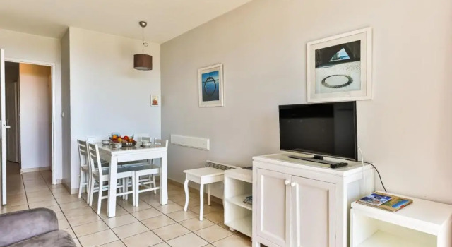 Апартаменты с видом на море Appartements front de mer 2 piscine chauffées la pironnière Residence de lestrand