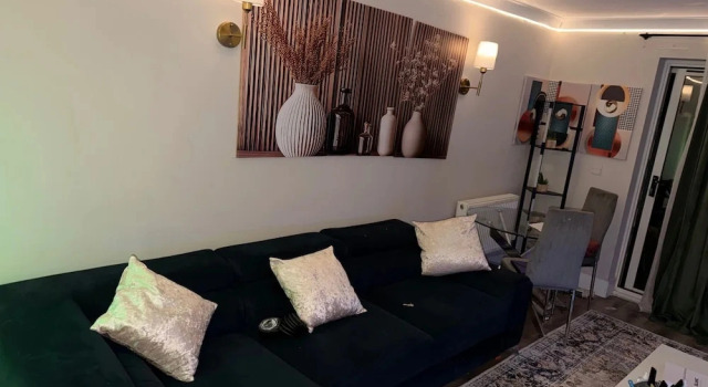 2 Bedroom With Electric Charging and Parking, Book Feriehus Sommerhuse i Gillingham, Hytte