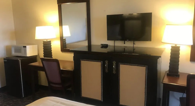 Travelers Inn & Suites