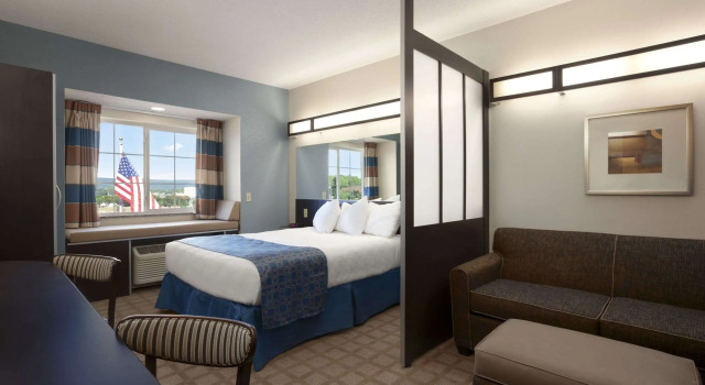 Spark by Hilton Wilkes Barre, Забронировать Отель Отели Уилкс-Барре с бассейном, Бассейн