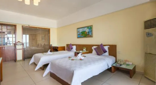 Двухместный номер Deluxe с балконом и с видом на море J hotel Sanya