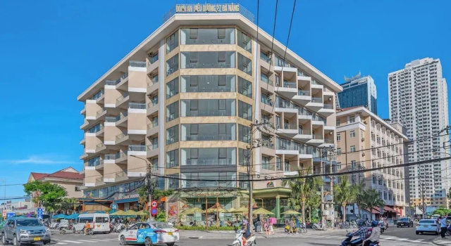 Cocorico Da Nang Beach Hotel