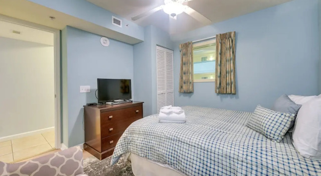 Апартаменты с 3 комнатами с балконом North Myrtle Beach Oceanfront Condo w/ Pool Access