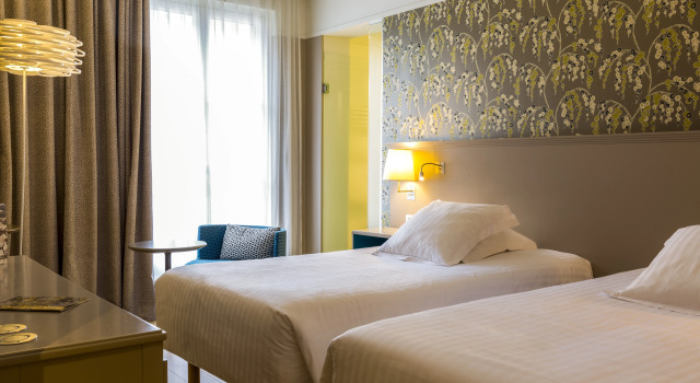 Oceania lHôtel de France Nantes, Забронировать Отель Centre Ville Нант, рядом с Иль де Версаль