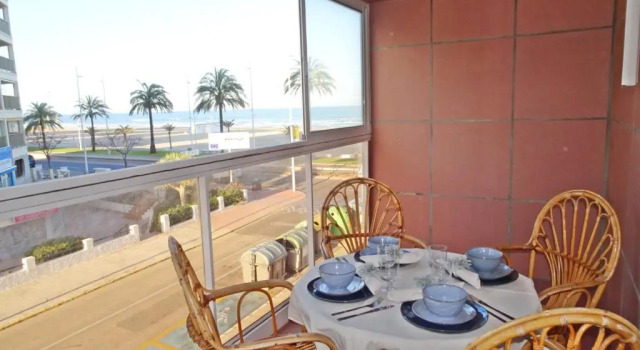 Апартаменты с 2 комнатами CAPRI GANDIA PRIMERA LÍNEA - Alquiler solo familias