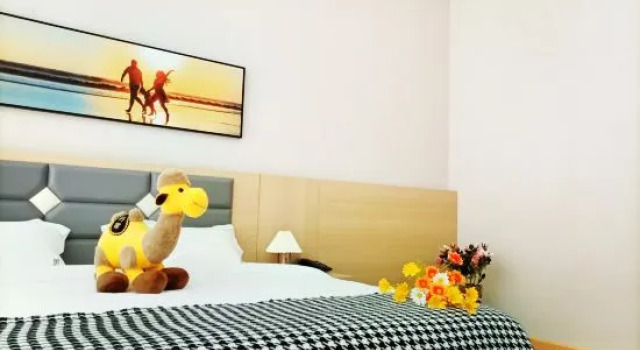 Люкс Deluxe Colorful Danxia Wangshan Xiaozhu Hotel