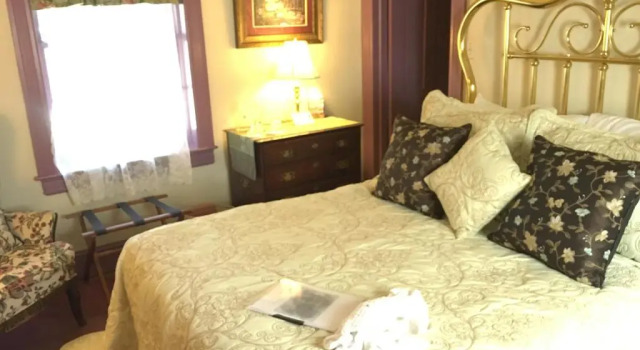 Standard Doppel Zimmer mit Balkon Parsonage Inn Bed and Breakfast