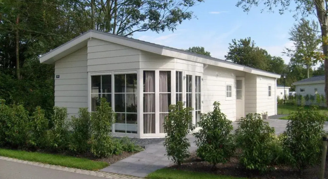 Nice Chalet on a Holiday Park 25 km From Amsterdam, Rezervasyon Şale Rotterdam otoparklı oteller, Otopark