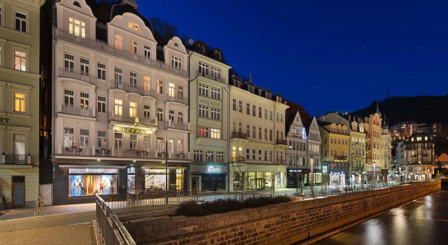 EA Hotel Elefant, Забронировать Отель Отели Карловарского края 3 звезды, 3*