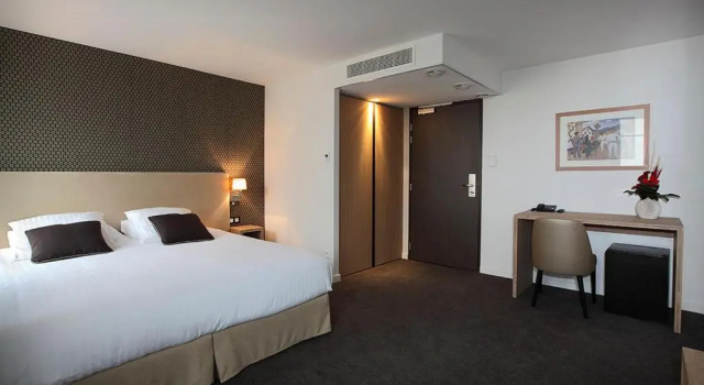 Трёхместный номер Privilege Logis Hotel de la Nivelle