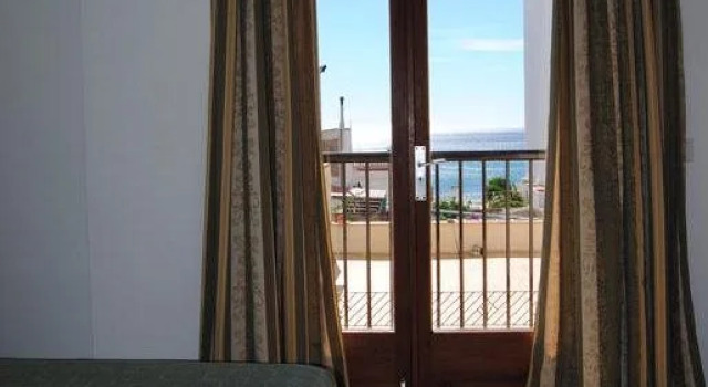 Hostal Mayol, Varaa Hotelli Santa Eulària des Riu Ibiza