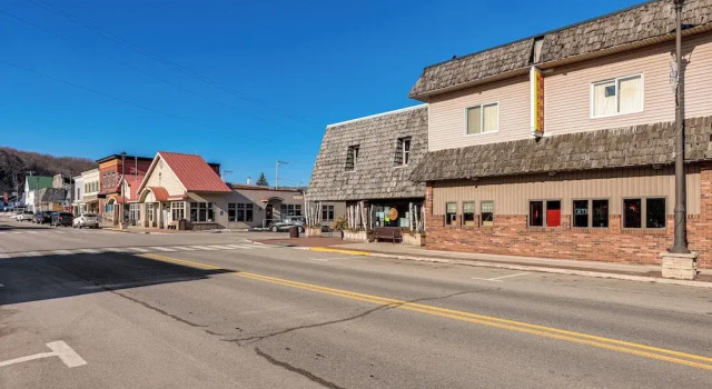 Downtown Beulah Pet-friendly Apt Near Lake & Shops