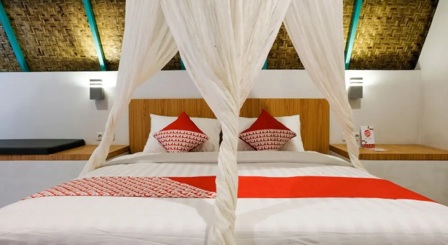 Makarma Resort Lombok, Забронировать Курортный отель Отели Сенггиги с парковкой, рядом с Batu Bolong Temple, Парковка