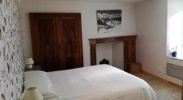 Great house in center of Luz St Sauveur