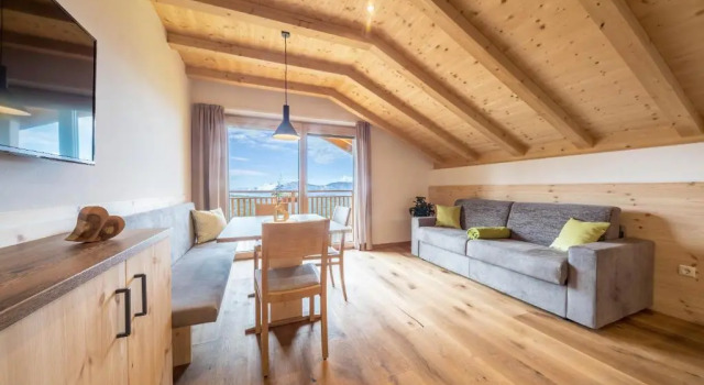 Apartment Rosmarin - Kuenhof, Забронировать Апартаменты/квартира Верано Burgraviato