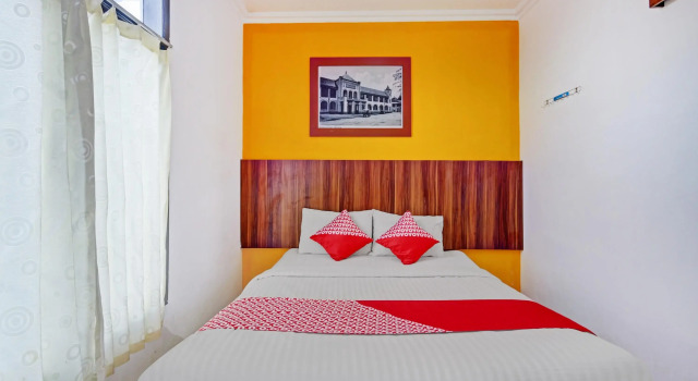 Standard Zimmer Super OYO 90426 Near Mall Ciputra 2