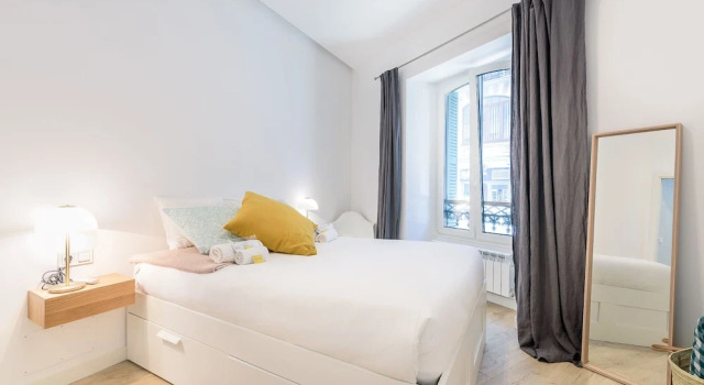 Paris, Book Apartment Donostia-San Sebastián 