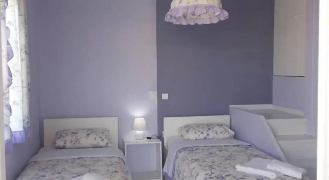 Вилла с 4 комнатами с балконом Iris Villa