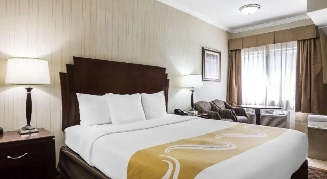 Номер Deluxe Quality Inn & Suites Los Angeles Airport - Stadium District