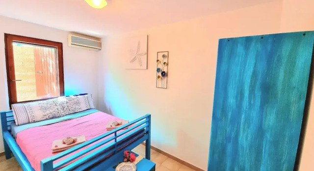 4 Bedroom Villa With Garden 3 min Walk From Beach!