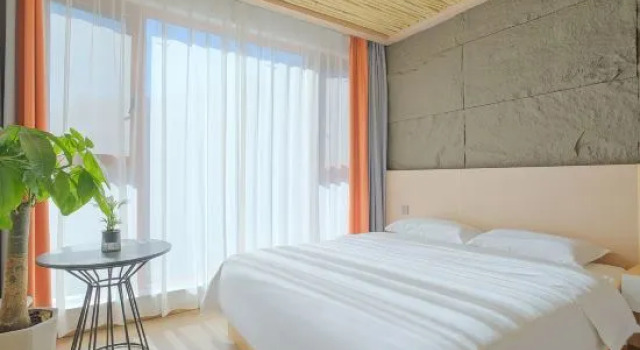 Люкс Deluxe Yicun Light Luxury Boutique Homestay (Shennongjia Muyu Bus Terminal Store)