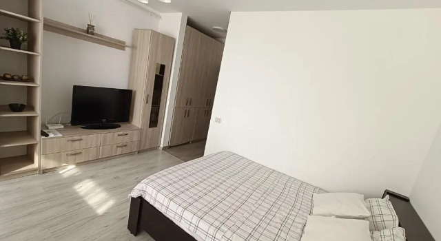 Quiet / Bright Studio/ Available Monthly, Prenota Appartamento Chiajna 