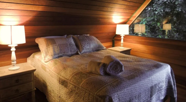 Коттедж с балконом и с видом на море Casa em Ubatuba com Vista para o Mar