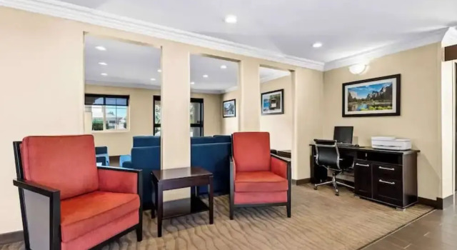 Aurora Inn, Đặt Khách sạn Khách sạn ở Modesto có hồ bơi, Hồ bơi