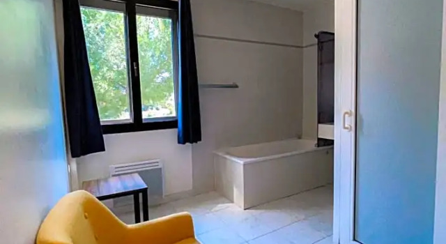 Номер Standard LOGIS HOTEL & RESTAURANT LETAPE Bouc Bel Air - Gardanne