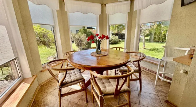 Коттедж с 4 комнатами Holiday house Vijole