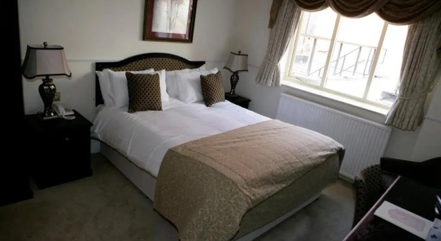 Двухместный номер Standard The Saracens Head Hotel