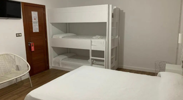 Двухместный семейный номер Standard Hostal Solymar