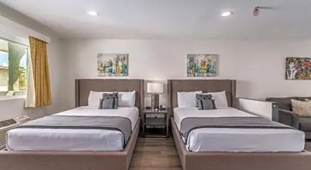 Четырёхместный номер Standard Цокольный этаж Hotel Bixby Scottsdale, BW Signature Collection