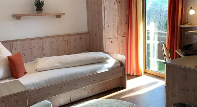 Hotel Restaurant Neu Meran, Buchen Sie Hotel Hotels in Bayern mit Parkplatz, Parkplätze