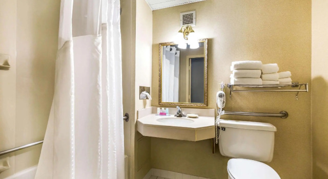 Двухместный номер Standard Clarion Inn Frederick Event Center
