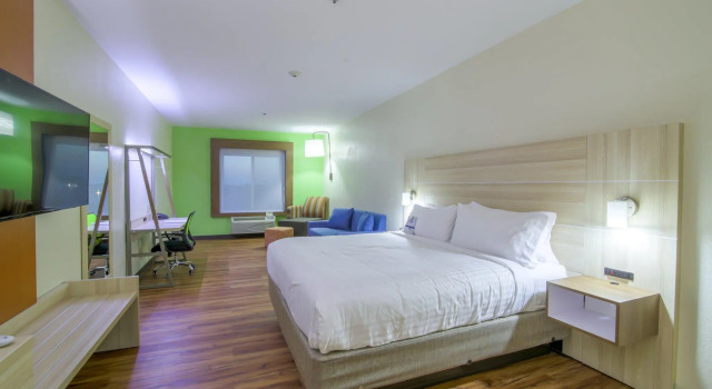 Люкс Holiday Inn Express & Suites Raymondville by IHG