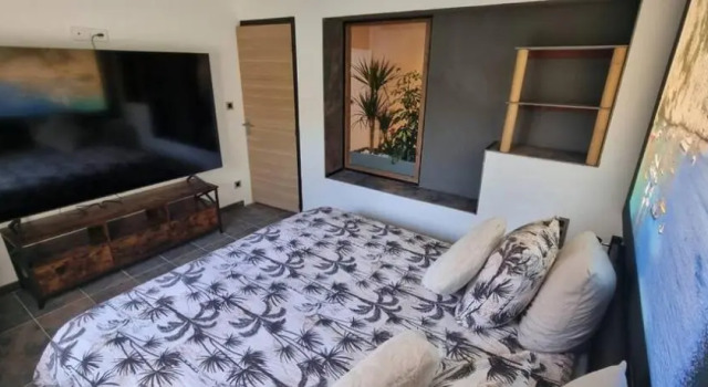 Rêves de vie, appartement vue mer, piscine non chauffée et spa privatifs, Забронировать Курортный отель Курортные отели Кассис, рядом с Пляж Кассис, Курортный отель