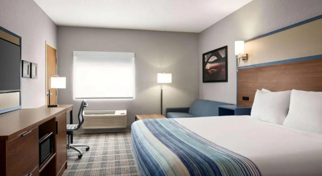 Номер Standard AmericInn by Wyndham Branson & Conference Center