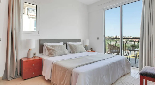 Апартаменты с 2 комнатами с балконом и с видом на океан Sanders Seaview Paphos