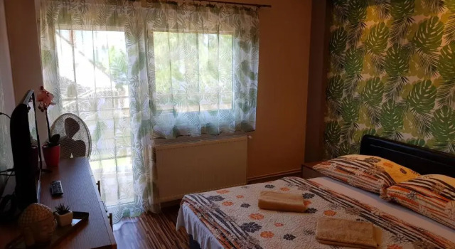 Апартаменты Napsugár Villa B