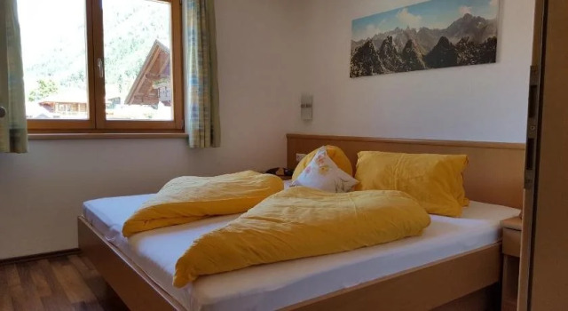 Apart am Brunnen - Lena, Rezerwuj Hotel Hotele w Tyrol z parkingiem, Parking