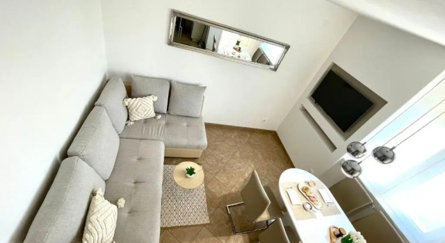 Apartments Tony, Забронировать Апартаменты/квартира Отели Биоград-на-Мору с бассейном, рядом с Частный Пляж «Кемп Сенди», Бассейн