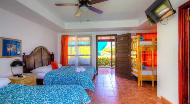 Шестиместный номер Standard Beach Break Resort