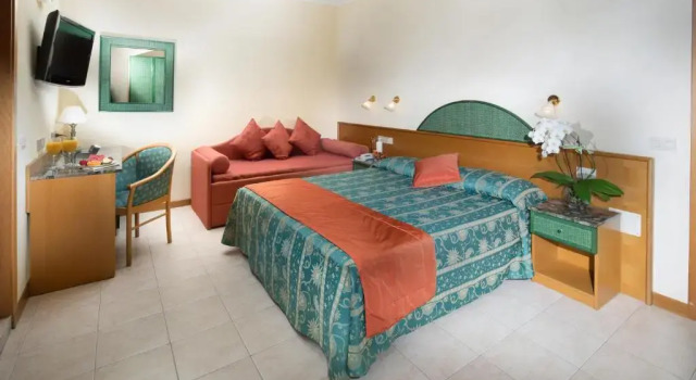 Трёхместный номер Standard Hotel Bellevue