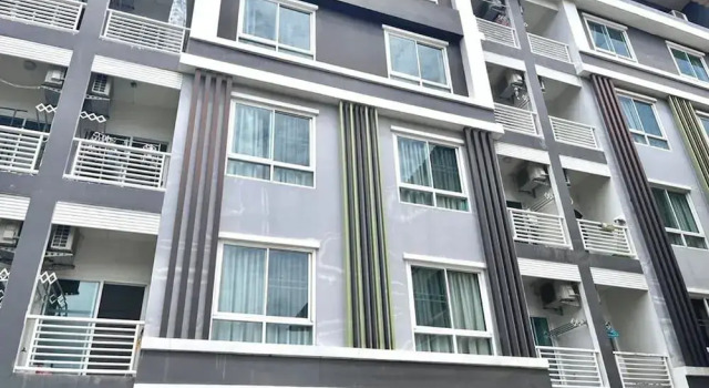 8 Resident