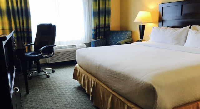 Двухместный номер Standard с видом на окрестности Holiday Inn Express Fort Bragg by IHG