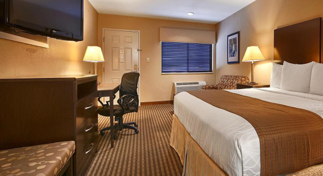 Номер Standard Best Western Cedar Inn