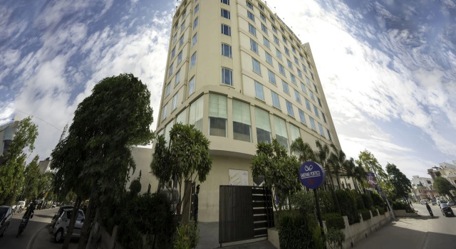 Sarovar Portico Jaipur, Забронировать Отель Отели штата Раджастхана с питанием, Пансион